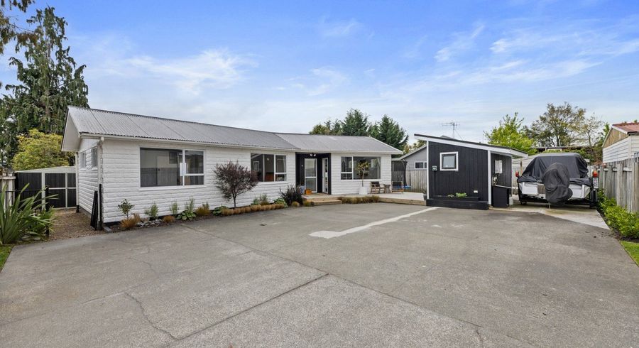  at 2/15 Frederick Street, Two Mile Bay, Taupō