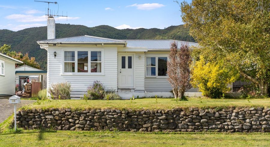  at 96 Frederick Street, Wainuiomata, Lower Hutt