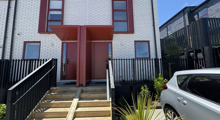  at 18 Maea Lane, Mount Roskill, Auckland