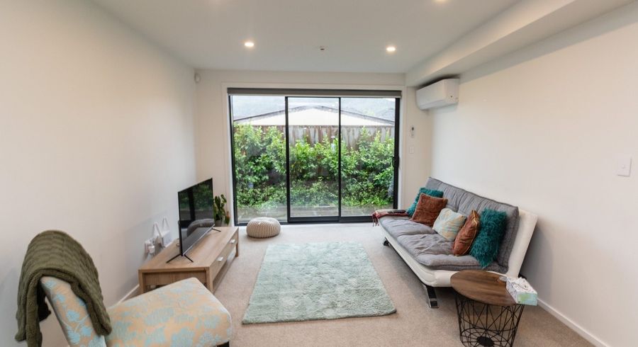  at 11/27 Main Road, Wainuiomata, Lower Hutt, Wellington