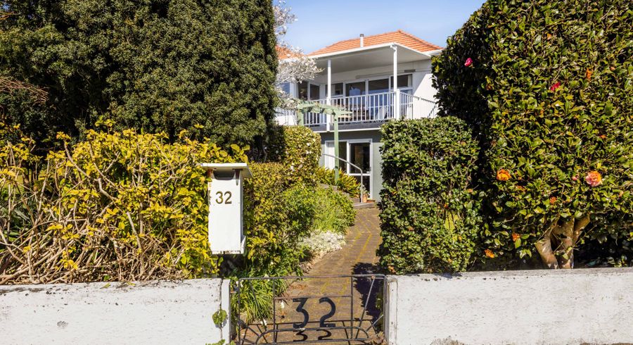  at 32 Queens Road, Glen Avon, New Plymouth, Taranaki