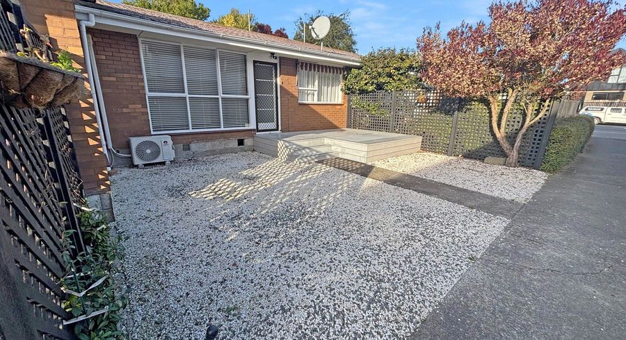 at 2/327 Gloucester Street, City Centre, Christchurch City, Canterbury