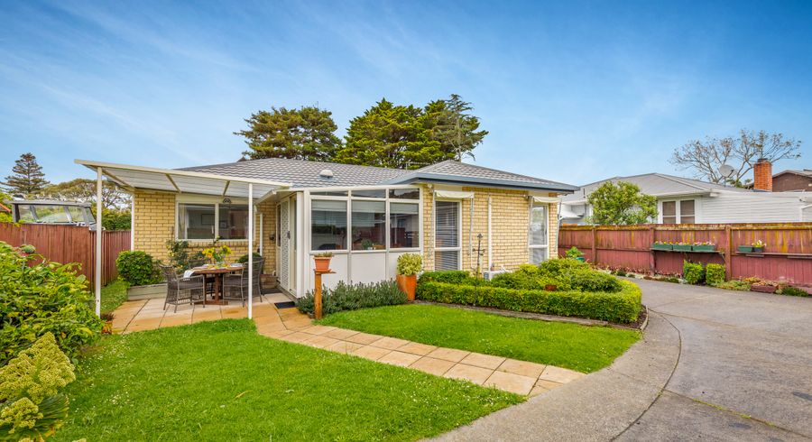  at 92A Sturges Road, Henderson, Auckland