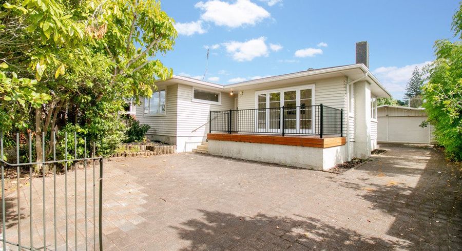  at 16 Koru Street, Mangere Bridge, Auckland