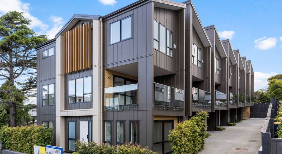  at 30 Potter Avenue, Northcote, North Shore City, Auckland