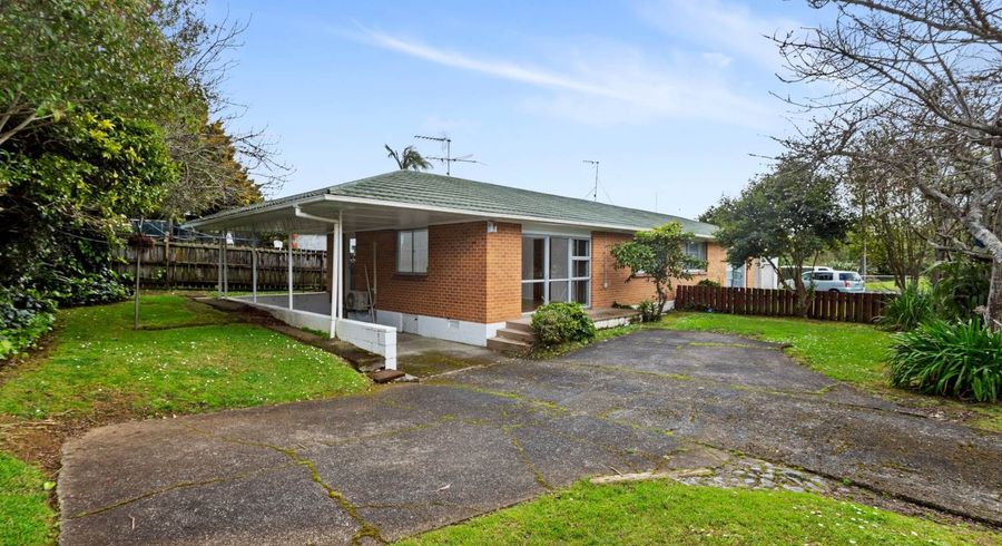  at 2/73 Vodanovich Road, Te Atatu South, Auckland