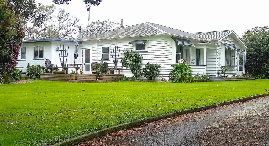  at 233 Aorangi Road, Aorangi