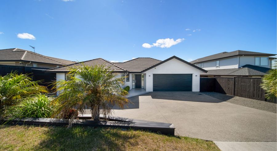  at 8 Artists Avenue, Beachlands, Auckland