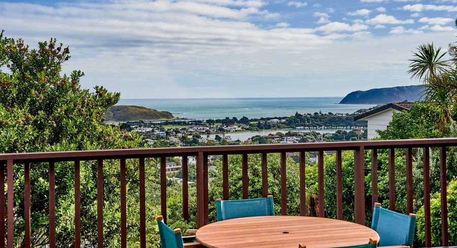  at 36 Mercury Way, Whitby, Porirua