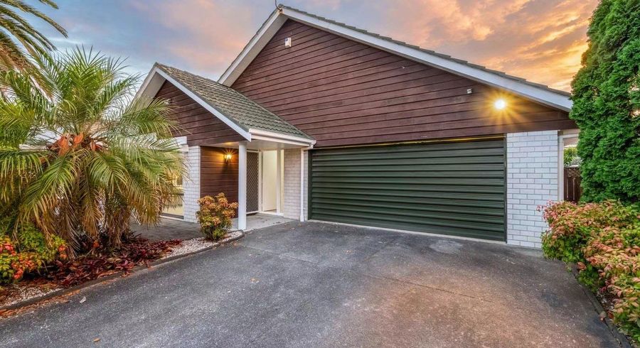  at 2B West Fairway, Golflands, Manukau