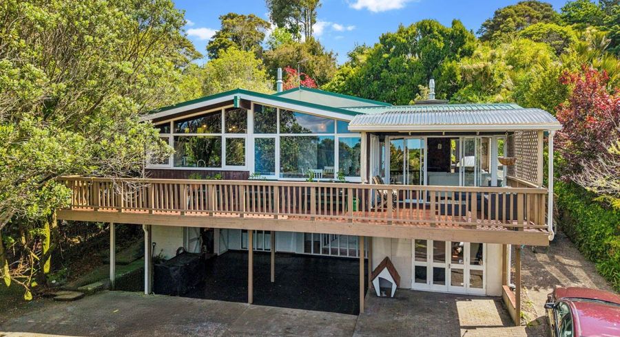  at 12 Raroa Terrace, Waiatarua, Waitakere City, Auckland