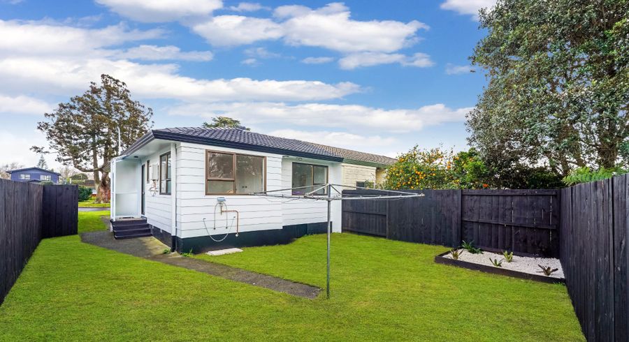  at 2/8 Kirrama Place, Conifer Grove, Papakura, Auckland