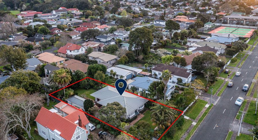  at 4 Fernleigh Avenue, Royal Oak, Auckland