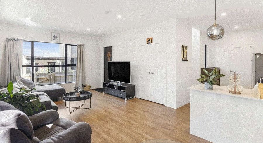  at 16/26 Springvale Drive, Fairview Heights, North Shore City, Auckland