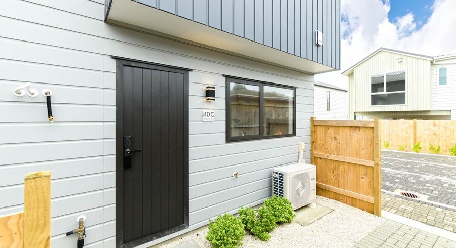  at 10c Roberts Road, Te Atatu South, Waitakere City, Auckland