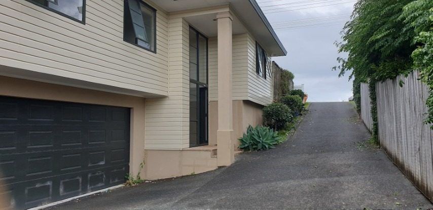  at 80  Sunset Rd, Unsworth Heights, North Shore City, Auckland