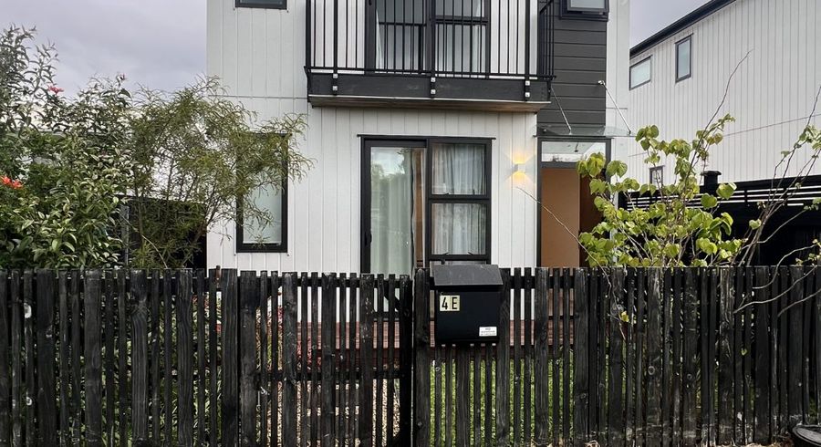  at 4E Montmere Ave, Te Atatu Peninsula, Waitakere City, Auckland