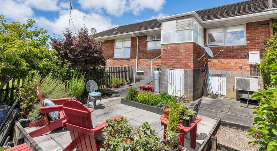  at 2/10 Liston Street, Northcote, North Shore City, Auckland