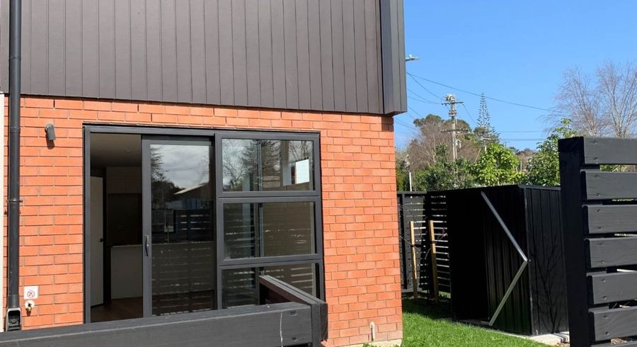  at 1/327 Glengarry Road, Glen Eden, Auckland