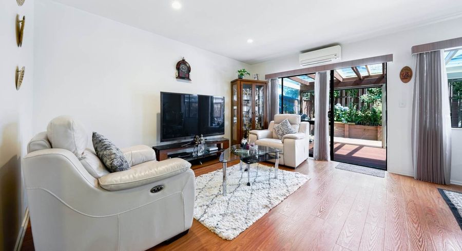  at 8/427 Albany Highway, Albany, North Shore City, Auckland