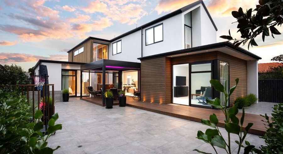  at 10 Tui Street, Fendalton, Christchurch City, Canterbury