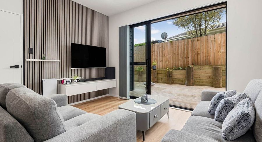  at 8B Hobart Crescent, Wattle Downs, Manukau City, Auckland