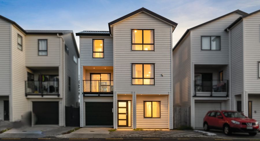  at 27 Laquinta Place, Flat Bush, Auckland