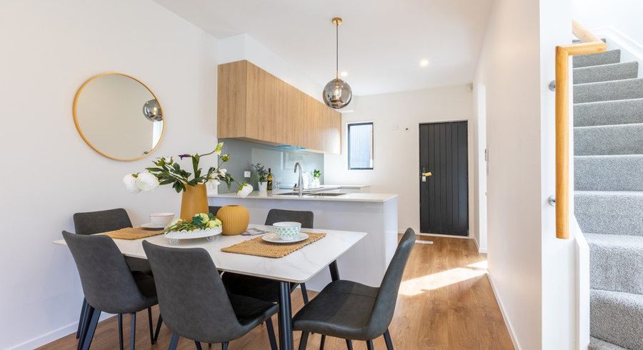  at 18/26 Springvale Drive, Fairview Heights, North Shore City, Auckland