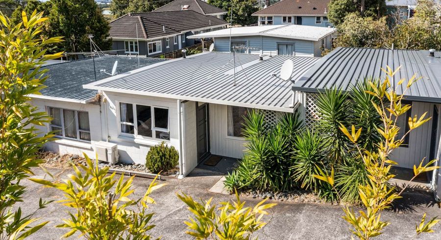 at 2/86 Divich Avenue, Te Atatu South, Auckland
