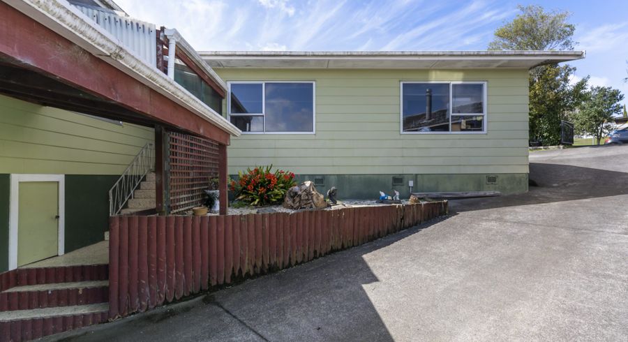 at 27 Brunner Road, Glen Eden, Auckland