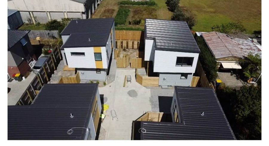  at 4/4 Edgerton Road, Te Atatu Peninsula, Waitakere City, Auckland