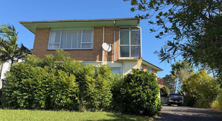  at 5 Miltonia Avenue, Te Atatu South, Waitakere City, Auckland