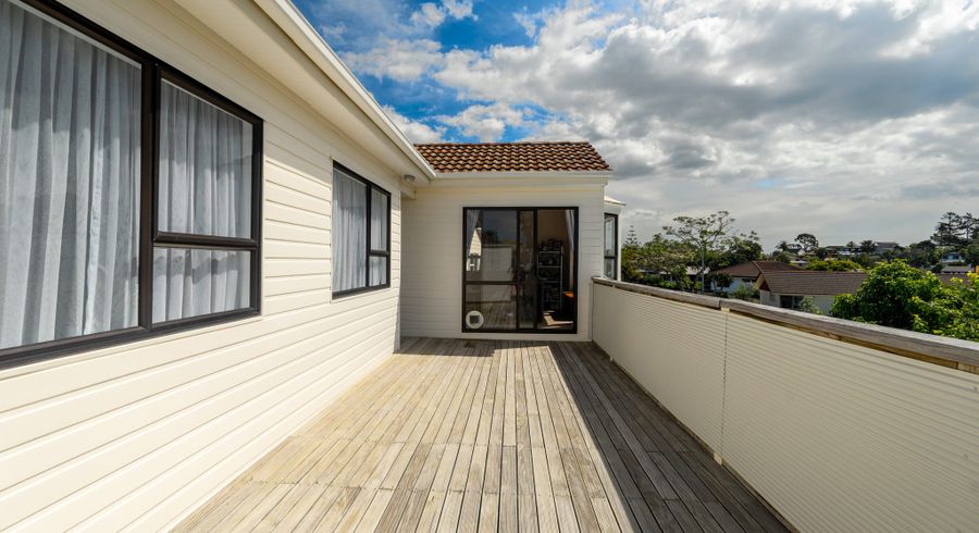  at 10 Merida Place, Unsworth Heights, Auckland