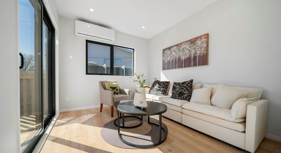  at 8C  Clutha Crescent, Clover Park, Manukau City, Auckland