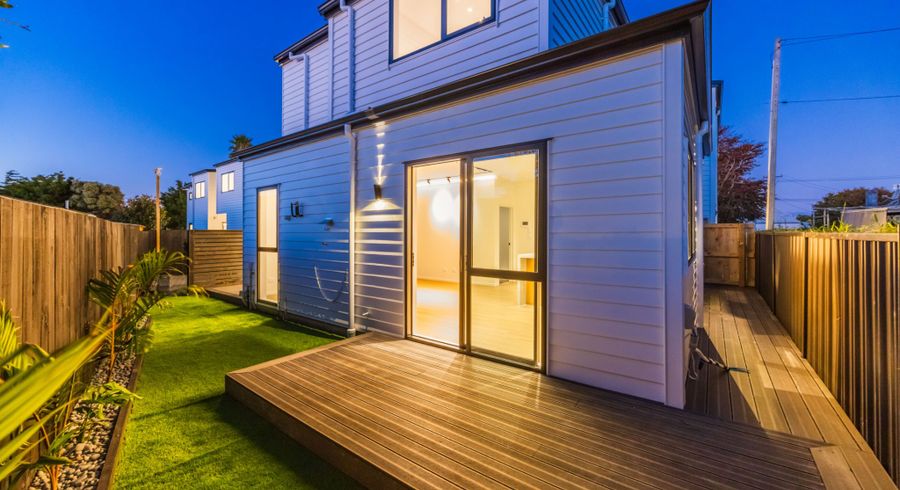  at 7/4 Bingara Place, Favona, Auckland