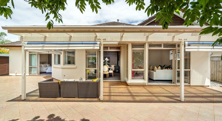  at 11 English Oak Drive, Schnapper Rock, Auckland