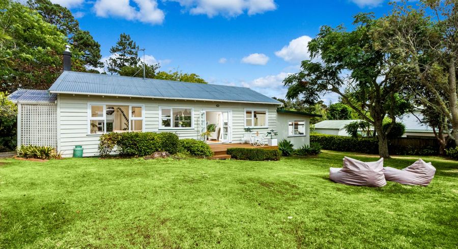  at 2 The Close, Greenhithe, Auckland