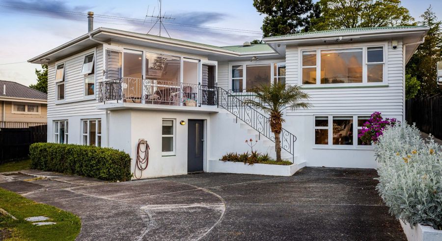  at 15 Divich Avenue, Te Atatu South, Auckland