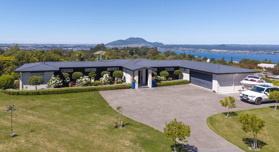  at 35 Blue Ridge Drive, Acacia Bay, Taupo, Waikato
