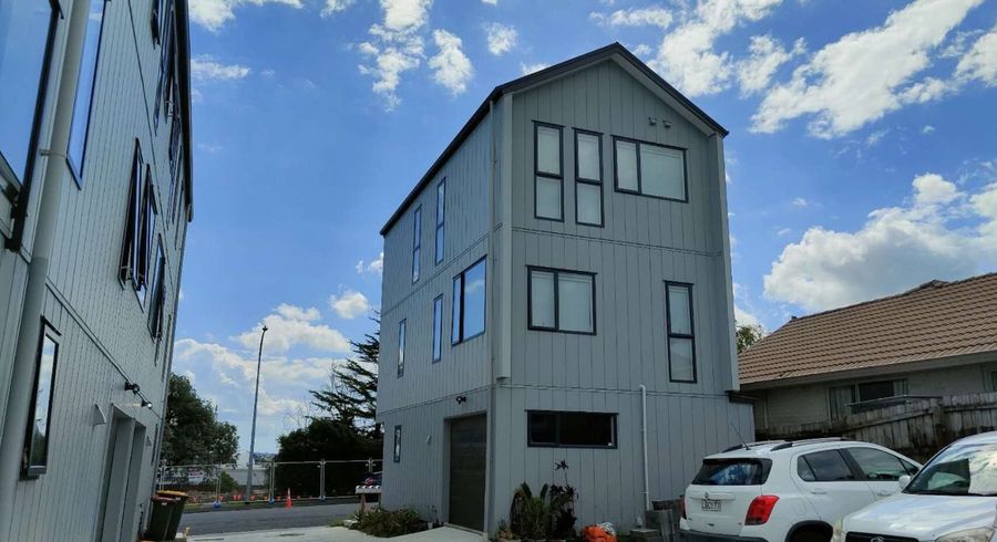  at 2/16 William Roberts Road , Pakuranga, Manukau City, Auckland