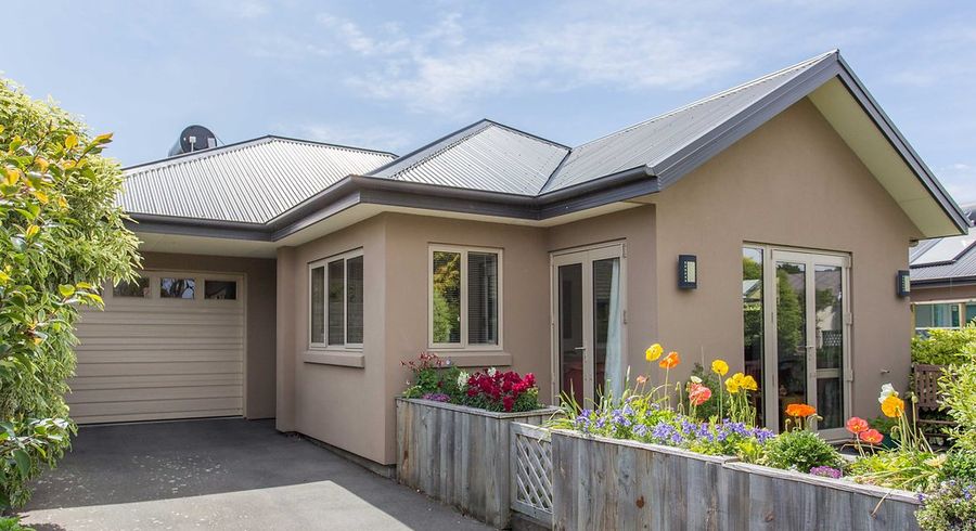  at 1/15 Derrett Place, Saint Martins, Christchurch