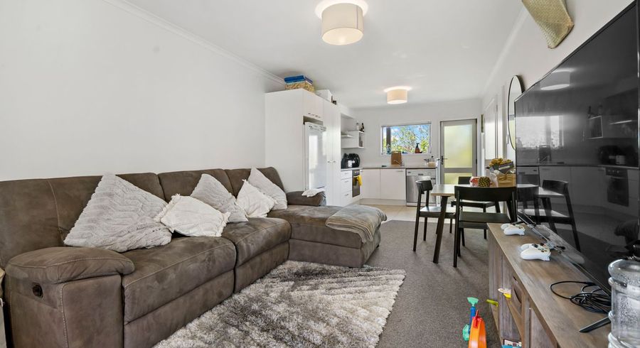  at 12/94 Glengarry Road, Glen Eden, Auckland