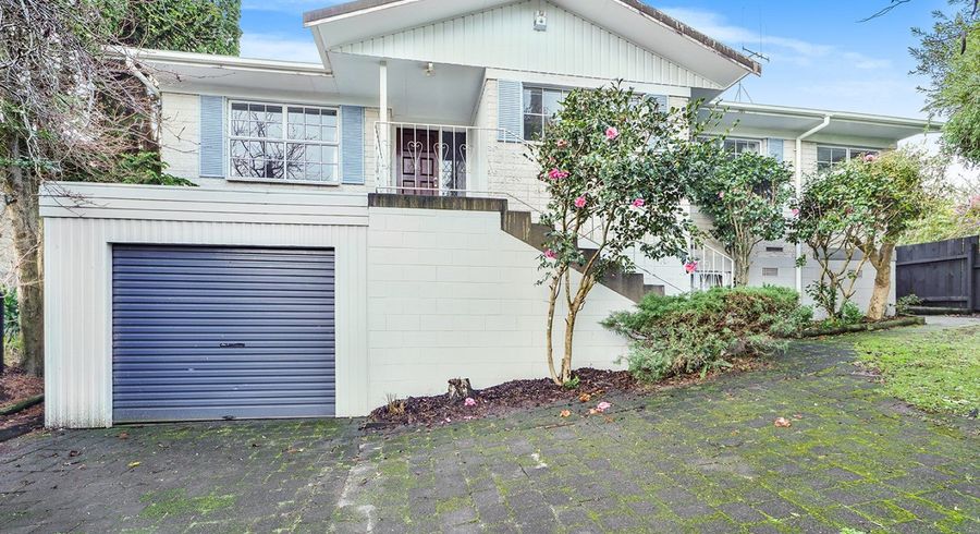  at 71 Glen Lynne Avenue, Queenwood, Hamilton