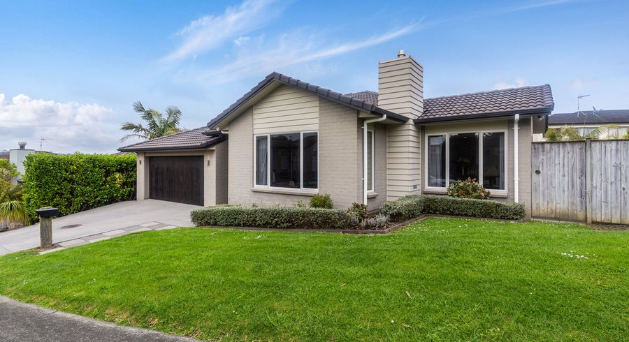  at 8 Vin Alto Drive, Flat Bush, Auckland