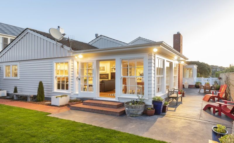  at 8 Pine Terrace, Karori, Wellington