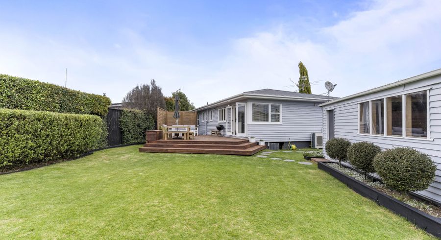  at 4 Clinton Avenue, Te Atatu Peninsula, Auckland