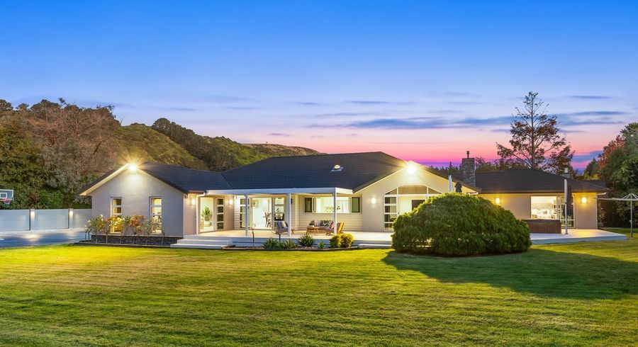  at 158 Raumati Road, Raumati Beach, Kapiti Coast, Wellington