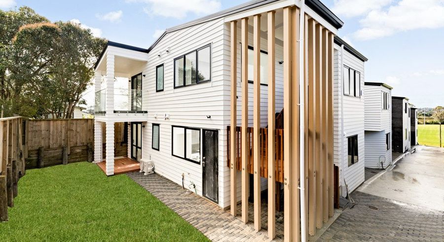  at 6/122 Archibald Road, Kelston, Auckland