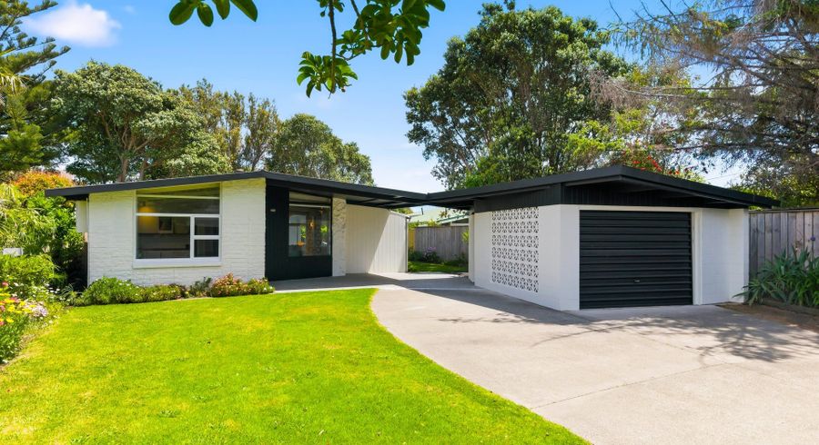  at 32 Te Moana Road, Waikanae Beach, Kapiti Coast, Wellington