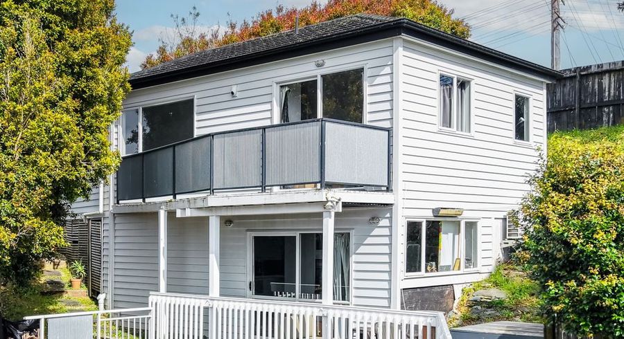  at 1A Highgrove Lane, Totara Vale, North Shore City, Auckland